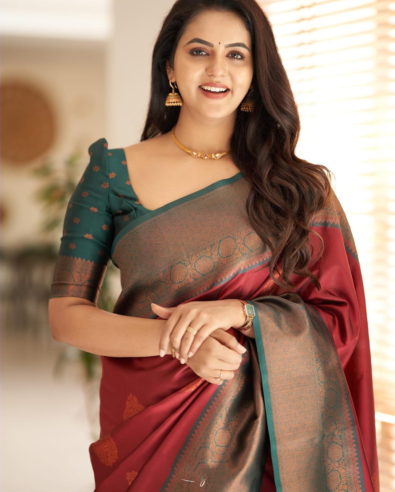 Lassitude Maroon Soft Silk Saree With Moiety Blouse Piece