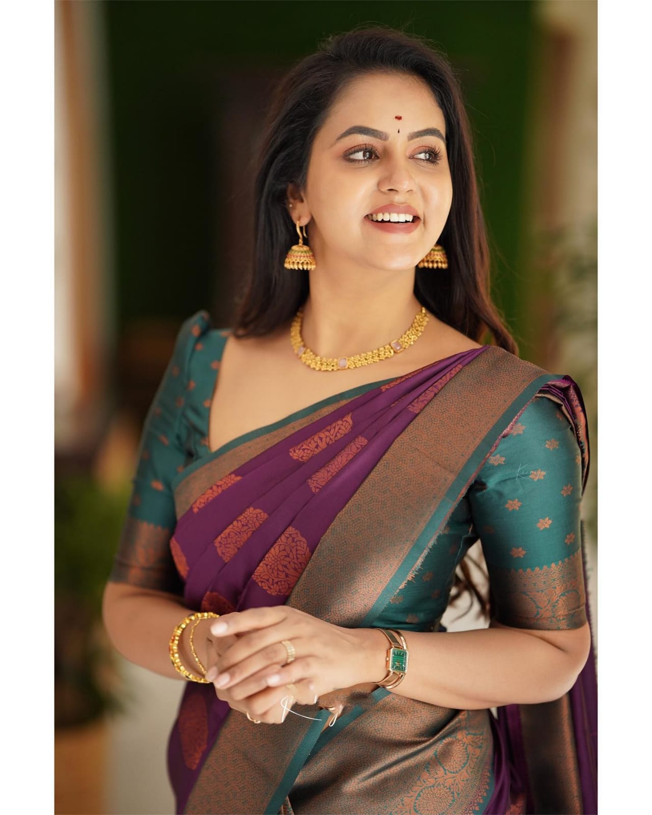 Lissome Purple Soft Silk Saree With Murmurous Blouse Piece