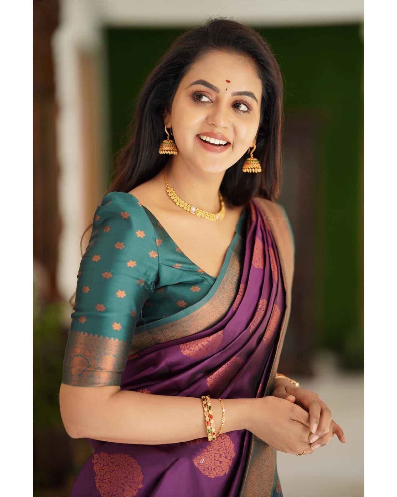 Lissome Purple Soft Silk Saree With Murmurous Blouse Piece