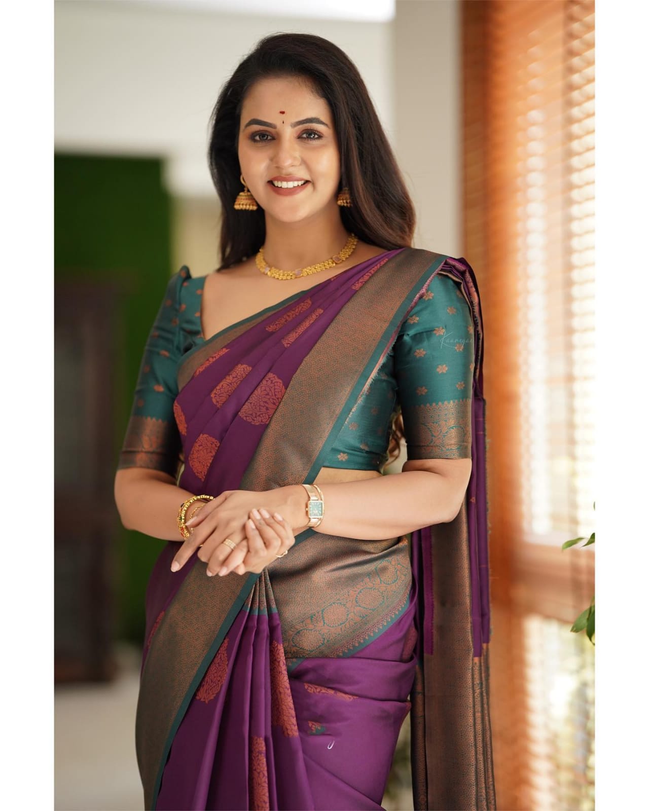 Lissome Purple Soft Silk Saree With Murmurous Blouse Piece