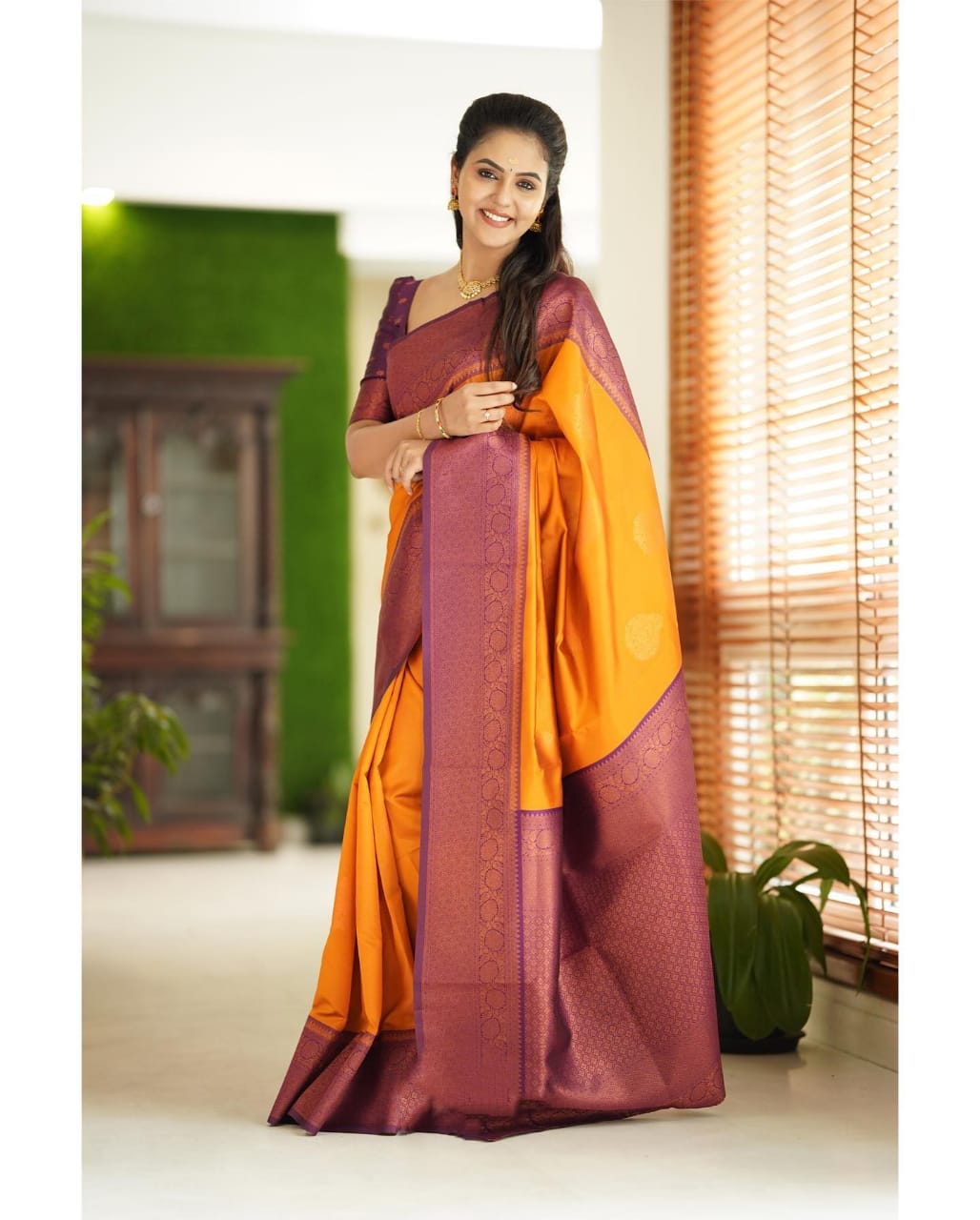 Imbrication Yellow Soft Silk Saree With Lissome Blouse Piece