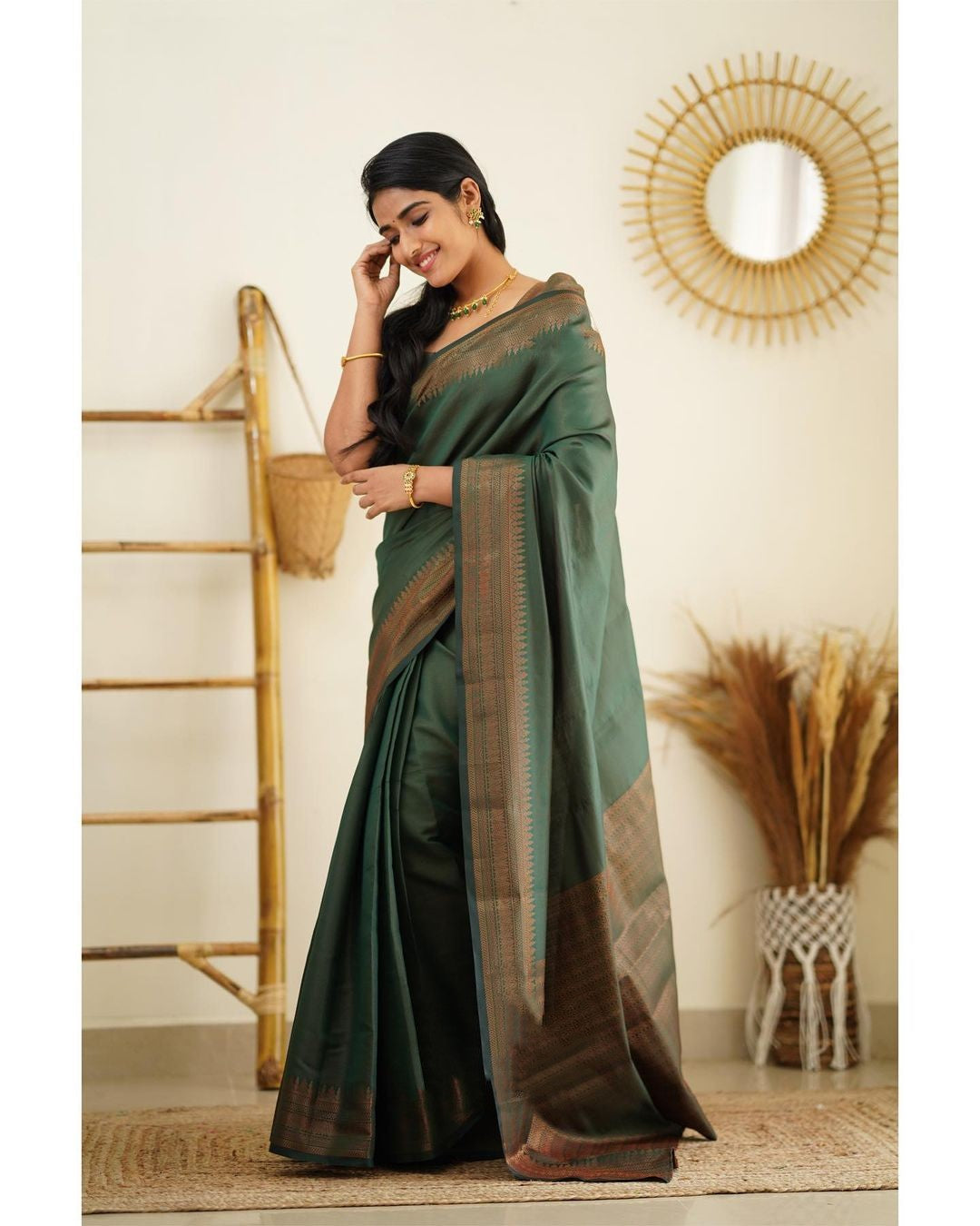 Fugacious Green Soft Silk Saree With Lagniappe Blouse Piece