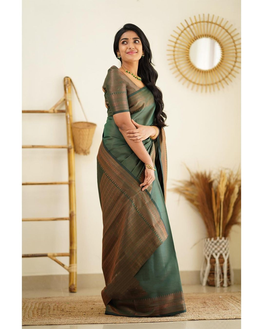 Fugacious Green Soft Silk Saree With Lagniappe Blouse Piece