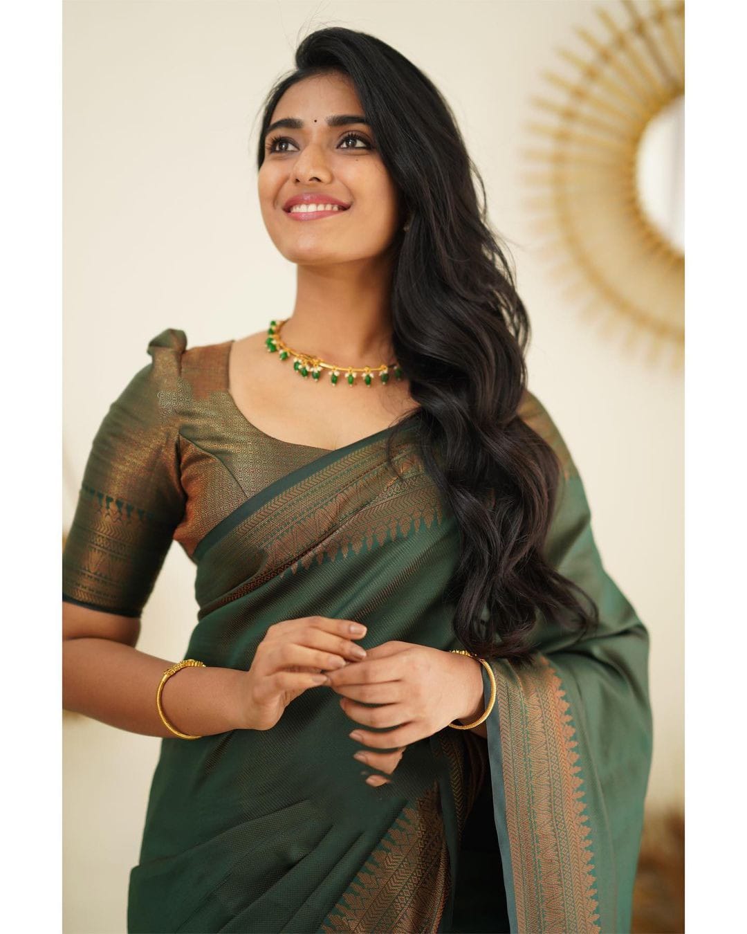 Fugacious Green Soft Silk Saree With Lagniappe Blouse Piece