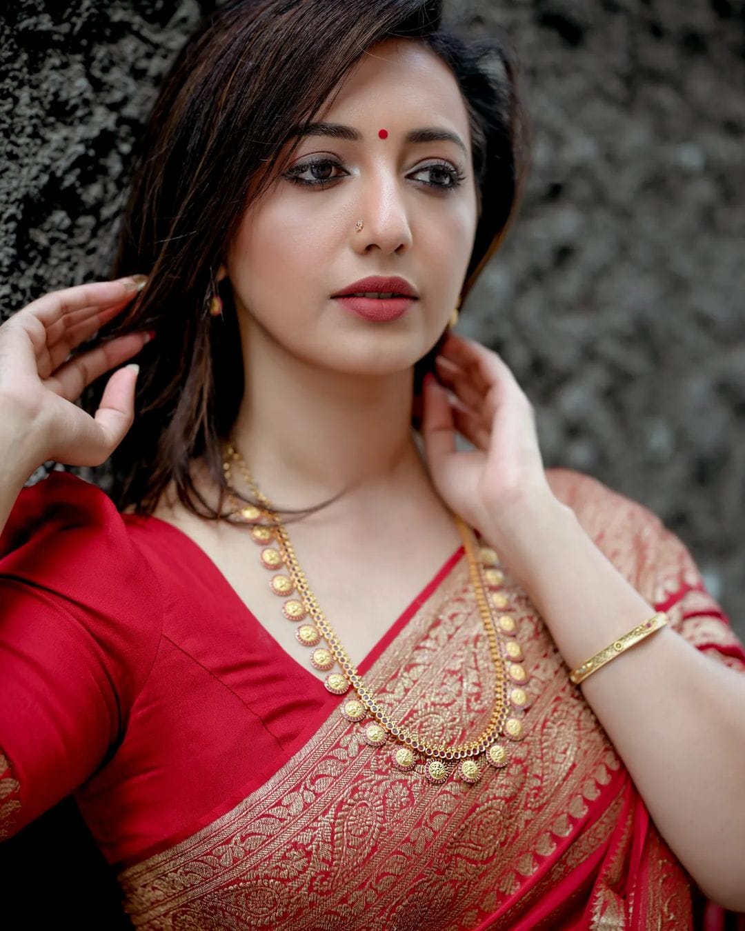 Surpassing Red Soft Silk Saree With Classic Blouse Piece