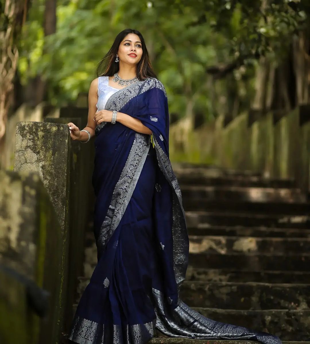 Sempiternal Navy Blue Soft Banarasi Silk Saree With Charismatic Blouse Piece