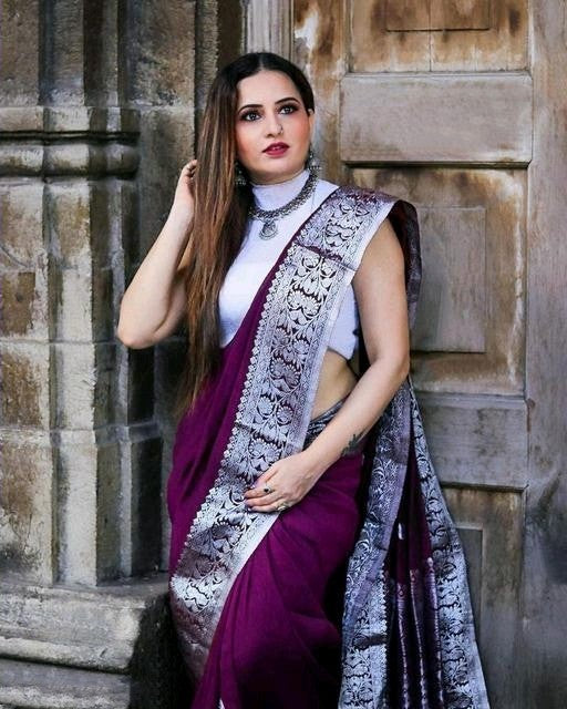 Inimitable Purple Soft Banarasi Silk Saree With Beautiful Blouse Piece