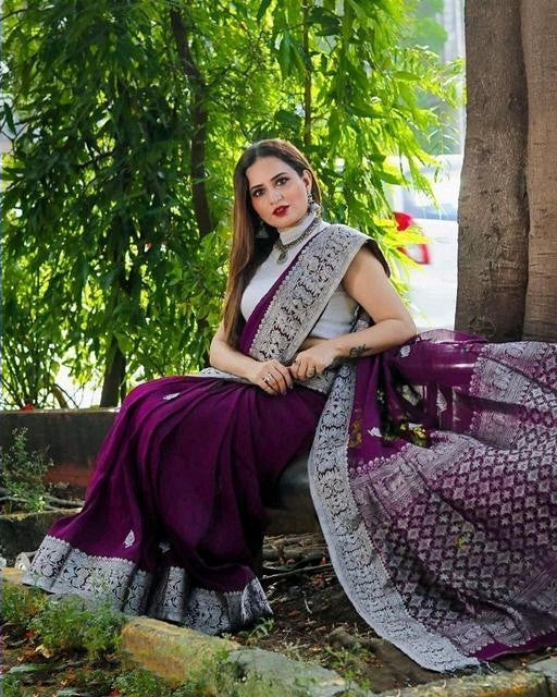 Inimitable Purple Soft Banarasi Silk Saree With Beautiful Blouse Piece