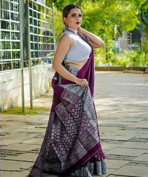 Inimitable Purple Soft Banarasi Silk Saree With Beautiful Blouse Piece