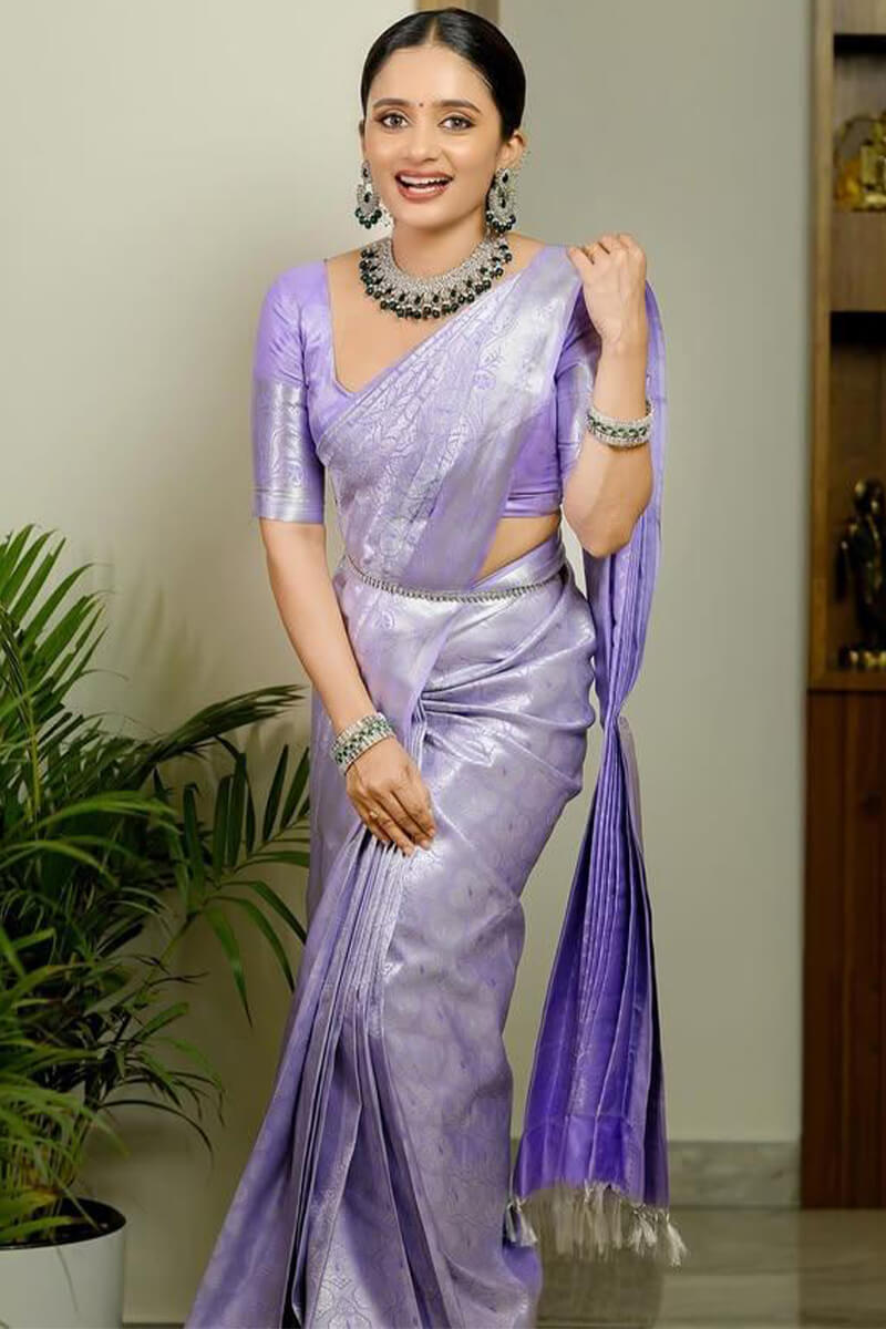 Skinny Lavender Soft Silk Saree With Precious Blouse Piece