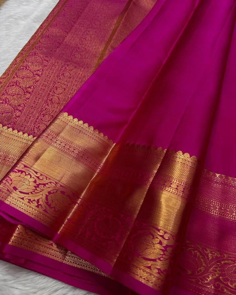 Ethereal Dark Pink Soft Silk Saree With Precious Blouse Piece