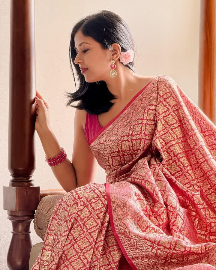 Winsome Dark Pink Soft Silk Saree With Amazing Blouse Piece