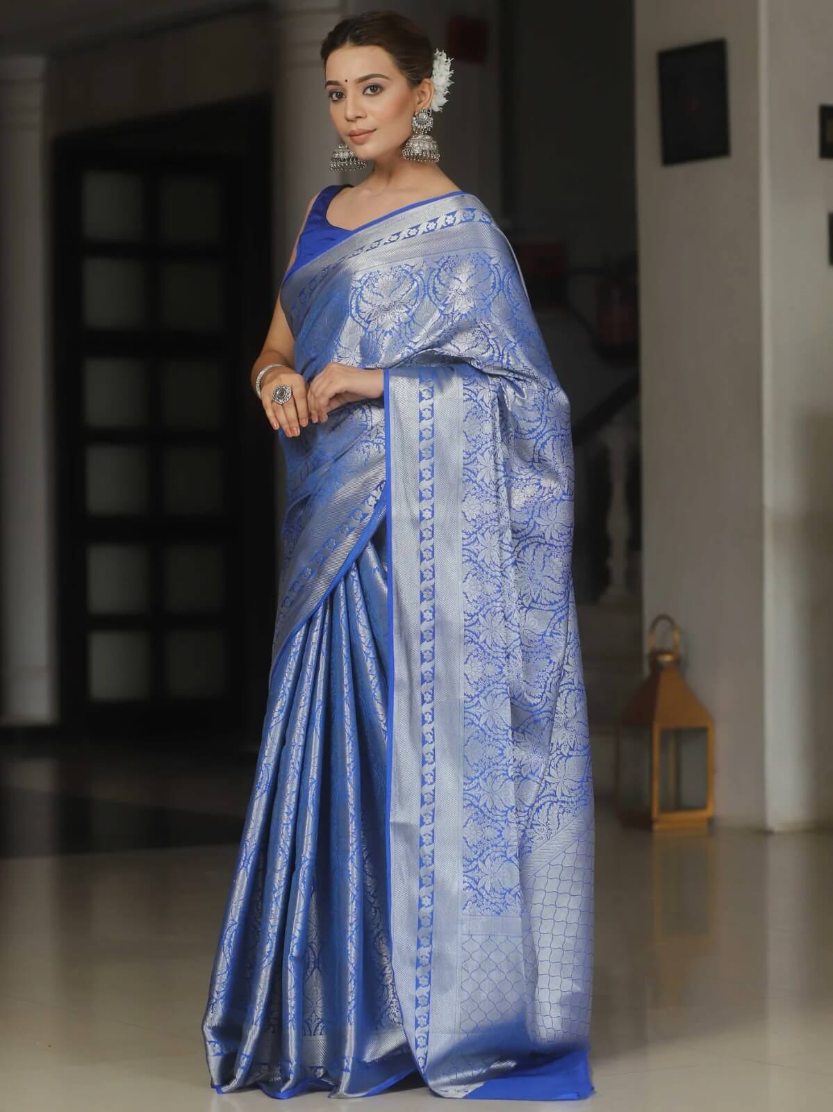 Beguiling Royal Blue Soft Silk Saree With Flattering Blouse Piece