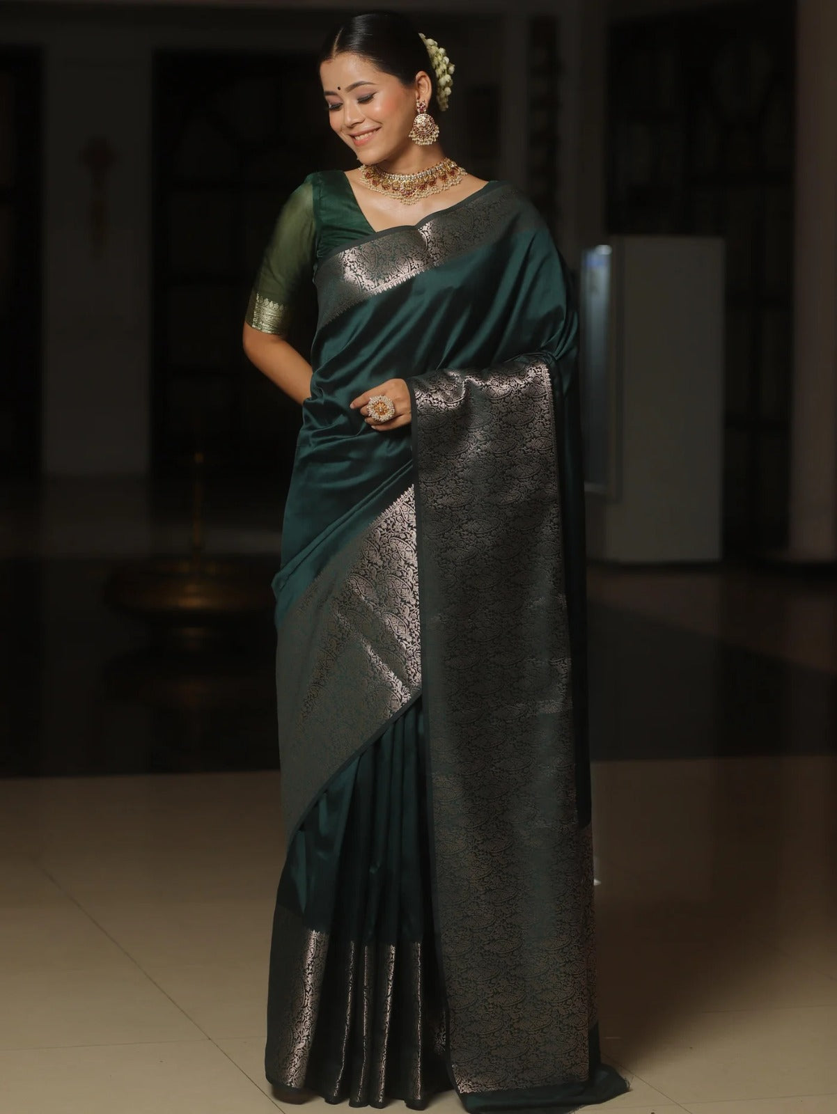 Ineffable Dark Green Soft Silk Saree With Innovative Blouse Piece