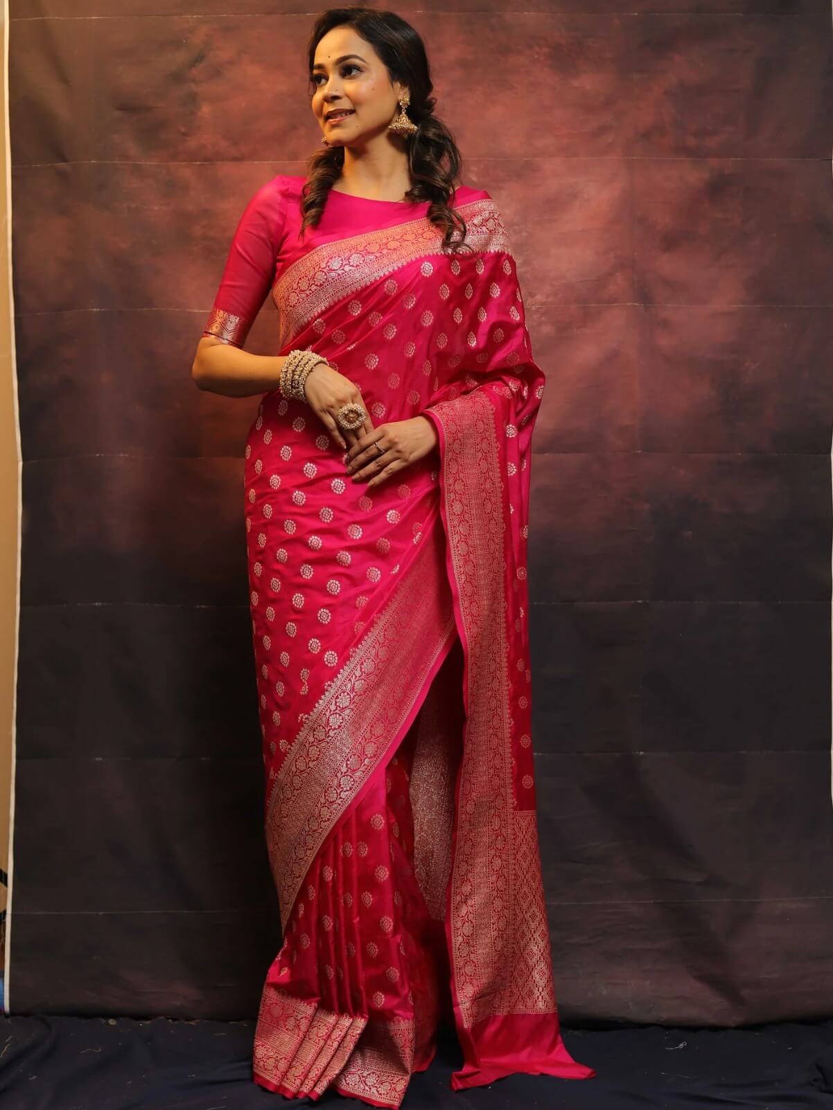 Seraphic Dark Pink Soft Silk Saree With Marvellous Blouse Piece