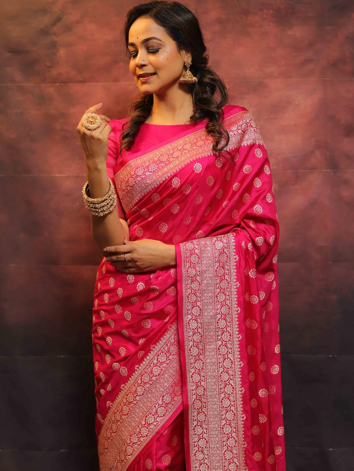 Seraphic Dark Pink Soft Silk Saree With Marvellous Blouse Piece