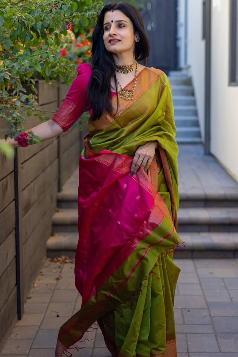 Flaunt Green Soft Silk Saree With Stunning Blouse Piece