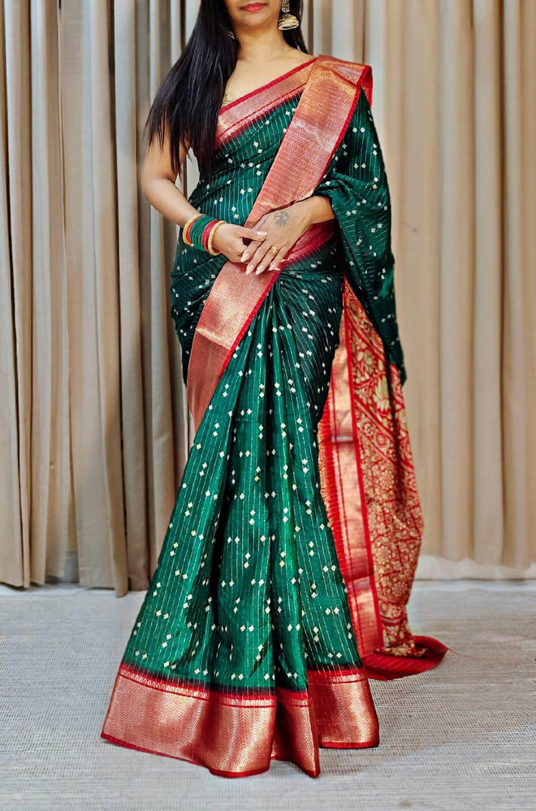 Flattering Dark Green Digital Printed Dola Silk Saree With Mellifluous Blouse Piece