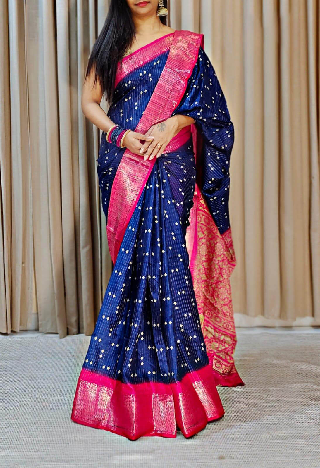 Elegant Navy Blue Digital Printed Dola Silk Saree With Lissome Blouse Piece