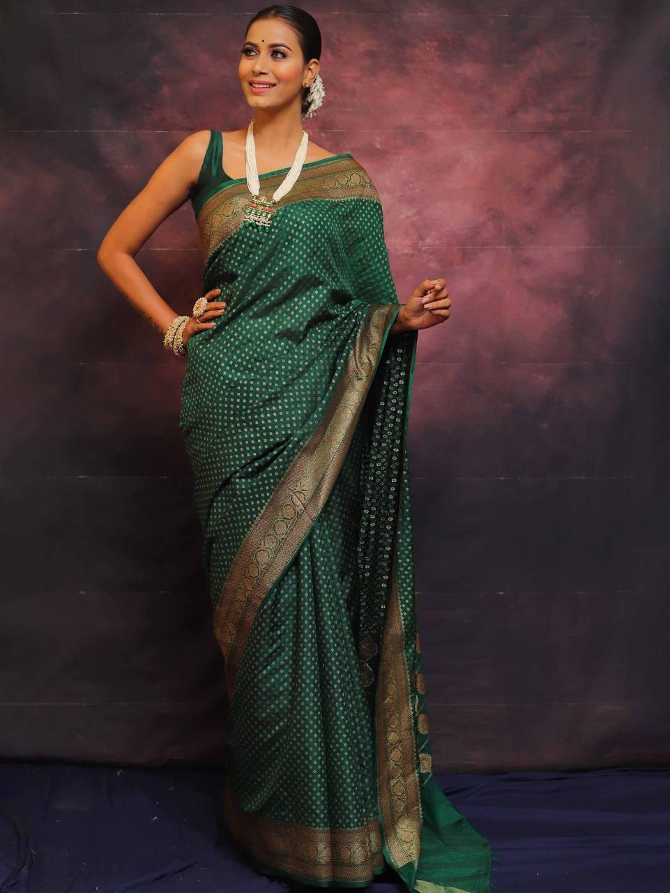 Dazzling Dark Green Soft Silk Saree With Designer Blouse Piece