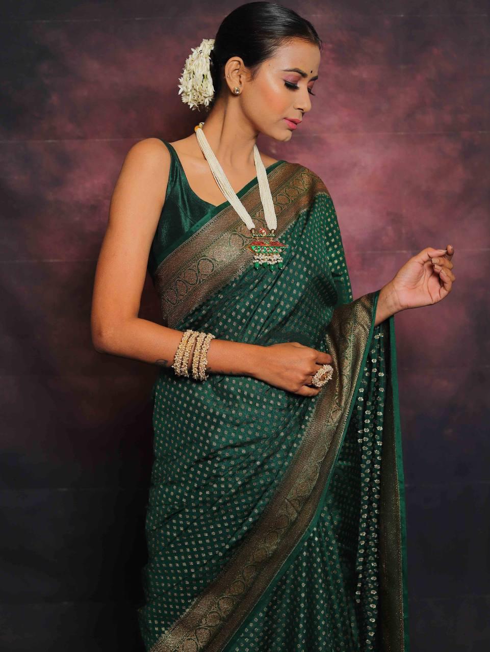 Dazzling Dark Green Soft Silk Saree With Designer Blouse Piece