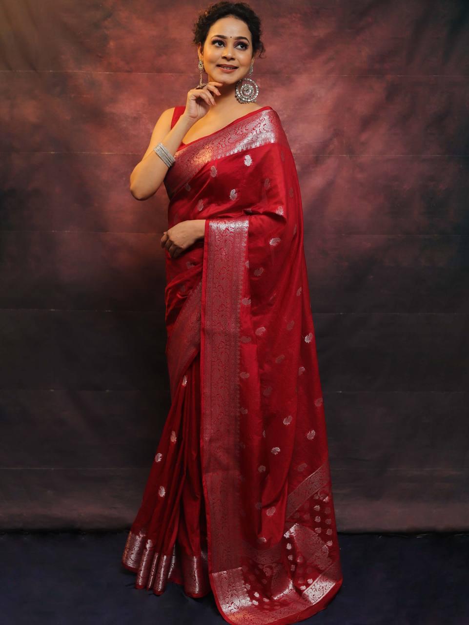 Winsome Red Soft Silk Saree With Alluring Blouse Piece