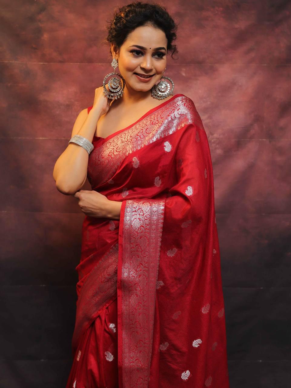 Winsome Red Soft Silk Saree With Alluring Blouse Piece