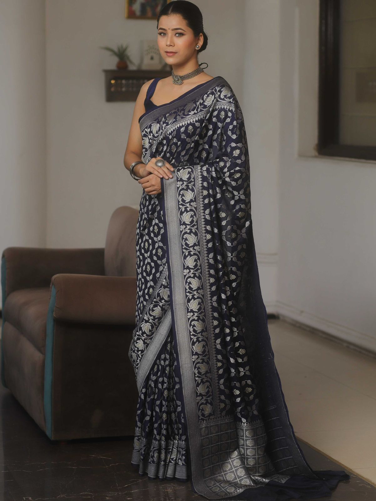 Elaborate Navy Blue Soft Silk Saree With Pulsating Blouse Piece