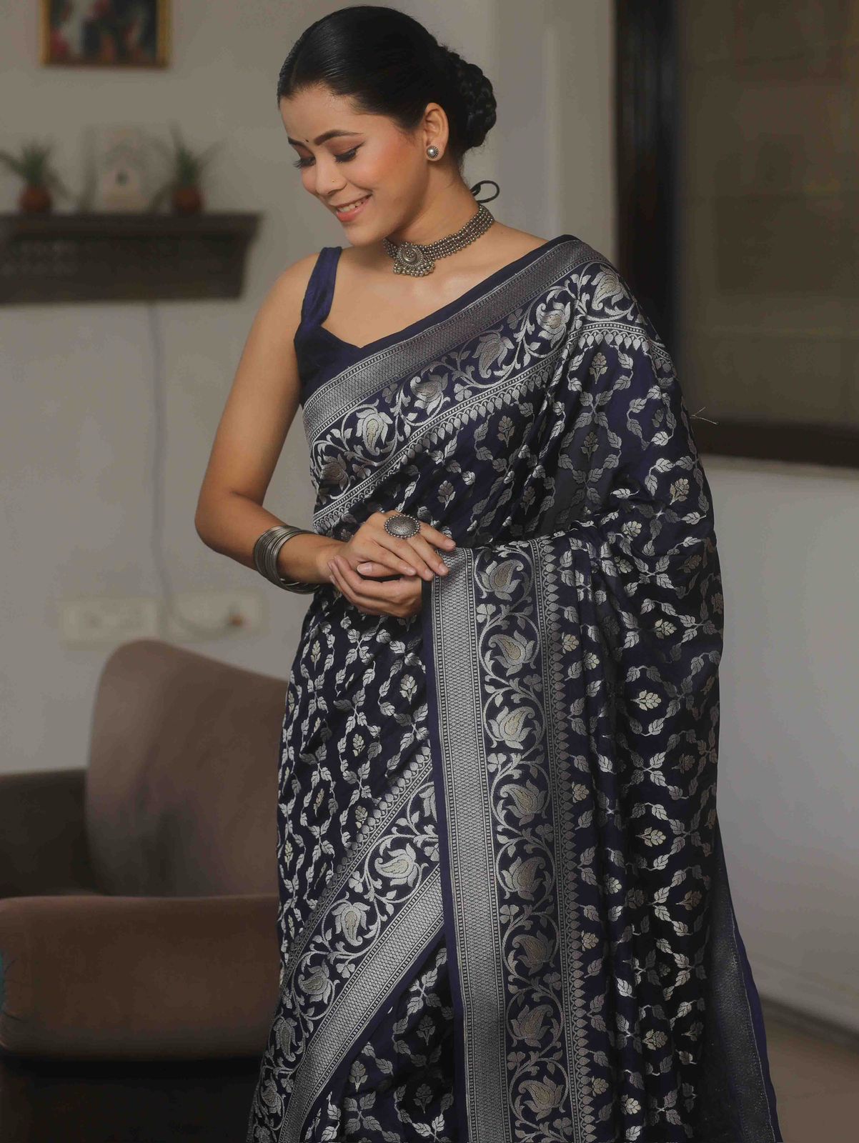 Elaborate Navy Blue Soft Silk Saree With Pulsating Blouse Piece