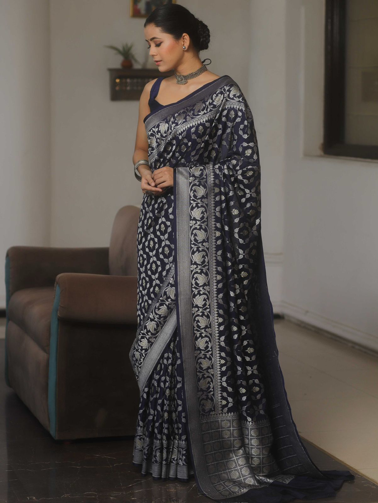 Elaborate Navy Blue Soft Silk Saree With Pulsating Blouse Piece