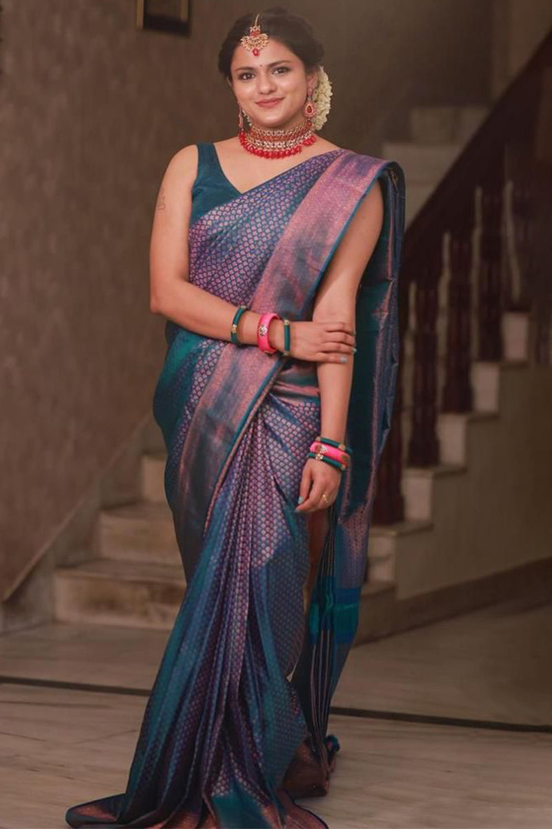 Sophisticated Rama Soft Silk Saree With Nectarous Blouse Piece