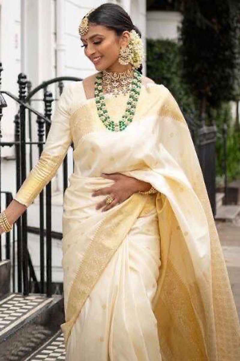 Trendy Off White Soft Silk Saree With Stylish Blouse Piece