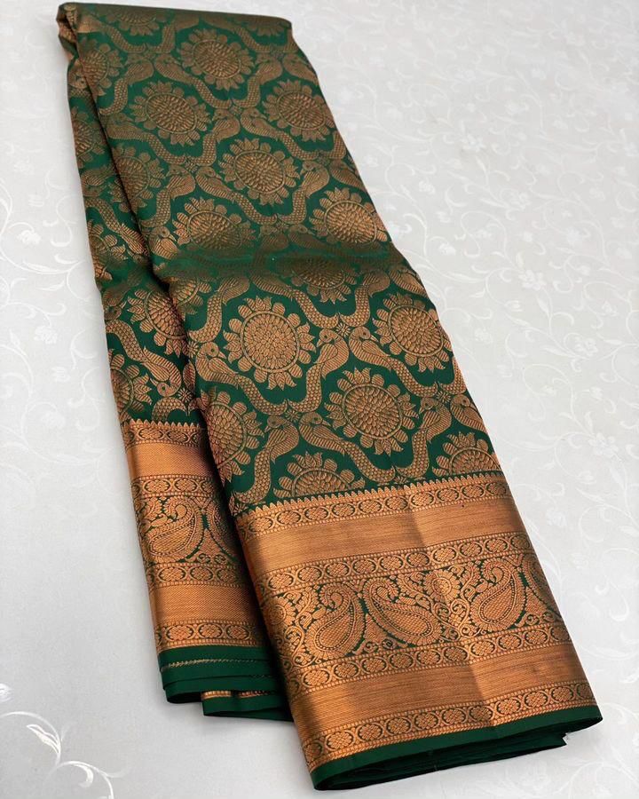 Verdant Dark Green Soft Silk Saree With Alluring Blouse Piece