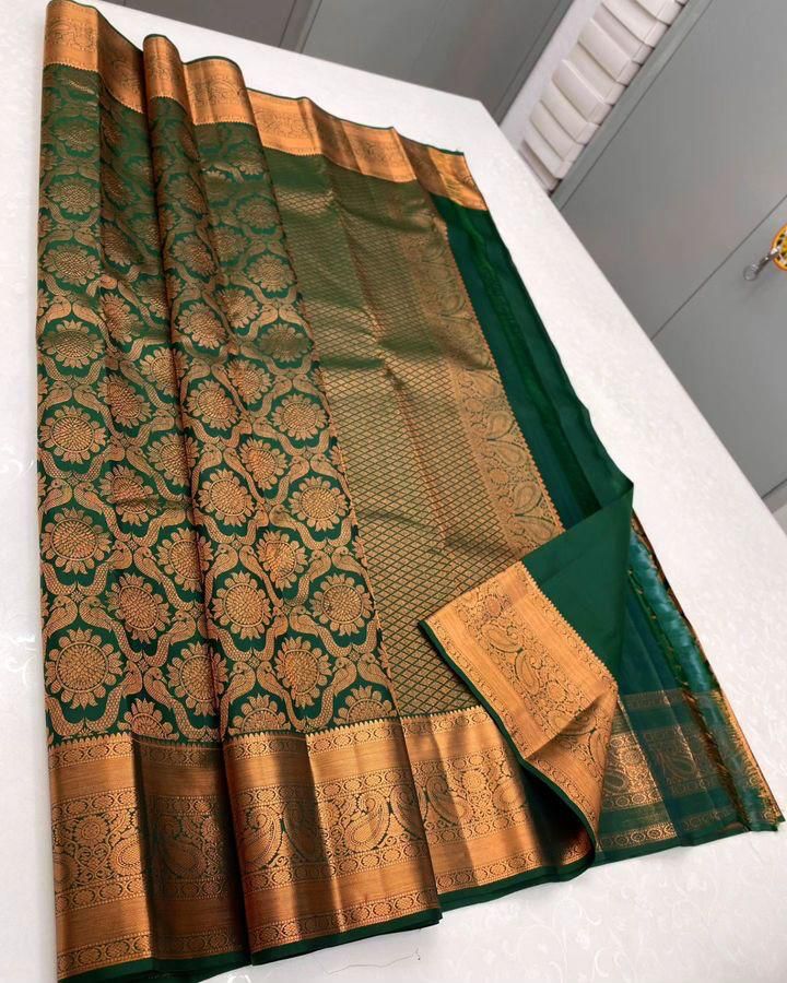 Verdant Dark Green Soft Silk Saree With Alluring Blouse Piece