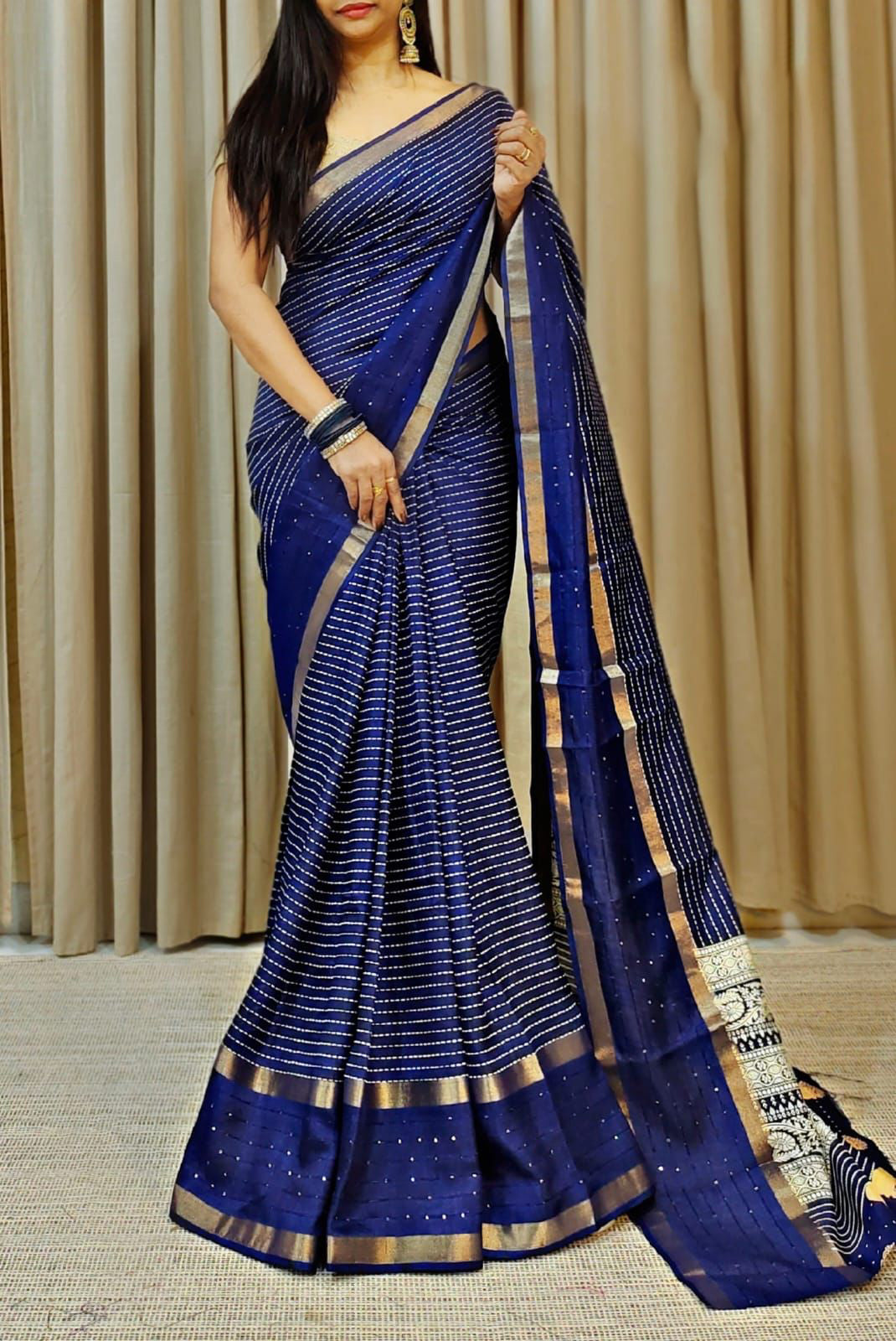 Stylish Navy Blue Digital Printed Dola Silk Saree With Woebegone Blouse Piece