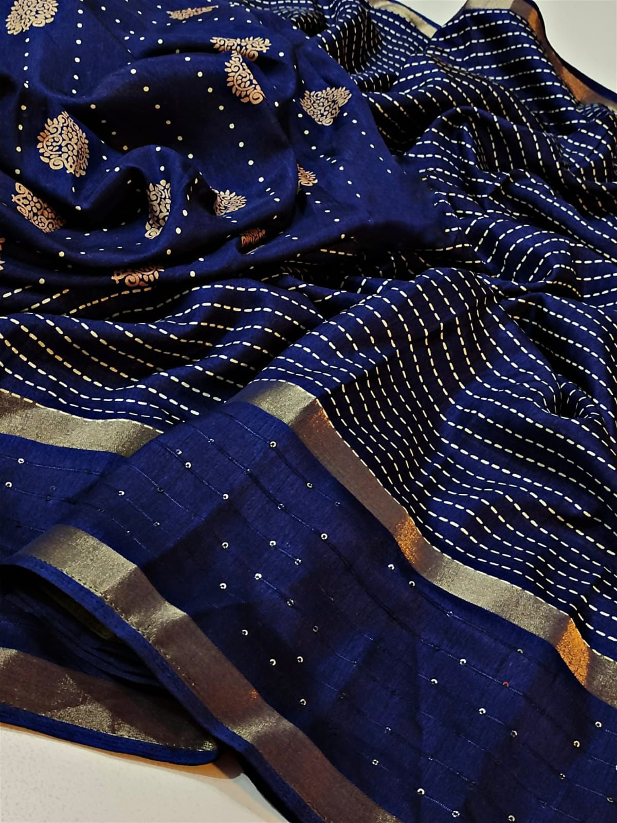 Stylish Navy Blue Digital Printed Dola Silk Saree With Woebegone Blouse Piece