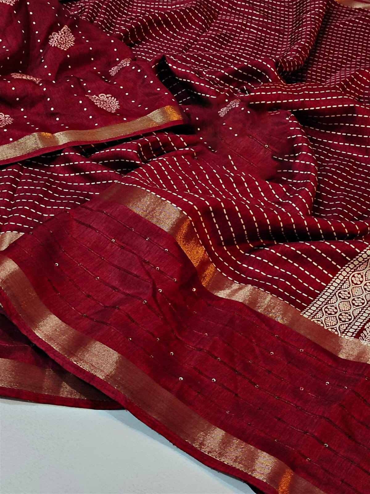 Luminous Red Digital Printed Dola Silk Saree With Brood Blouse Piece