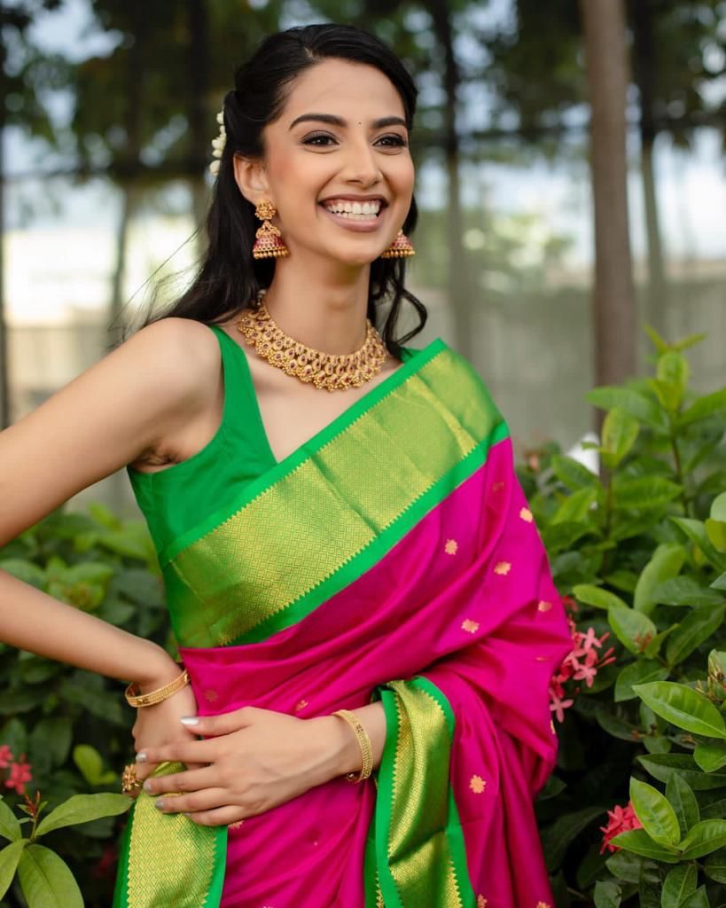 Grandiose Dark Pink Soft Silk Saree With Sophisticated Blouse Piece