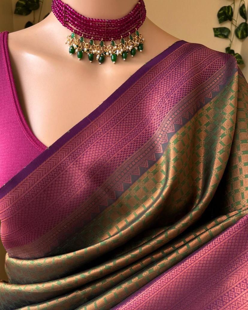 Enthralling Mehndi Soft Silk Saree With Improbable Blouse Piece