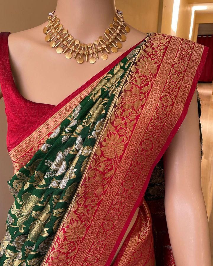 Engaging Dark Green Soft Silk Saree With Improbable Blouse Piece