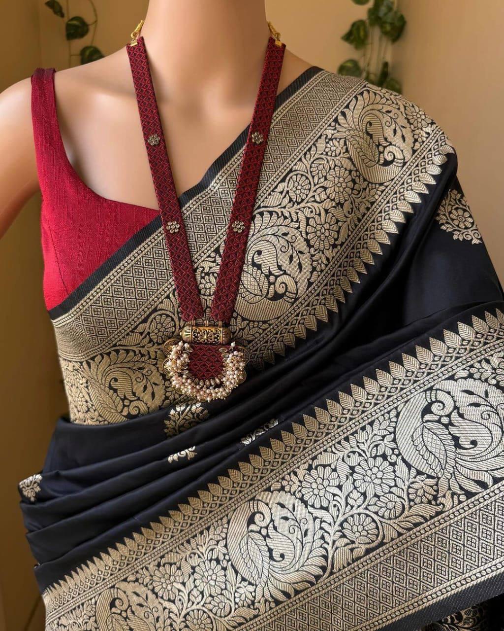 Glowing Black Soft Silk Saree With Alluring Blouse Piece