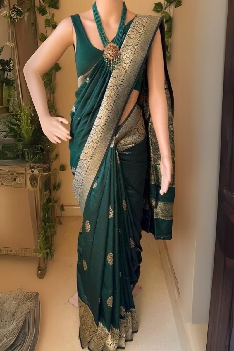 Tantalizing Dark Green Soft Silk Saree With Gleaming Blouse Piece