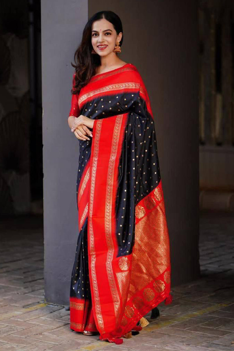 Majestic Black Soft Silk Saree With Easy on the eyes Blouse Piece