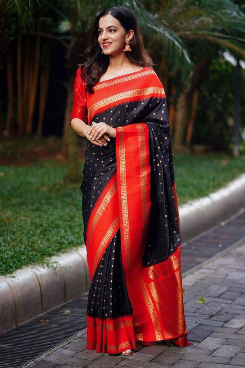 Majestic Black Soft Silk Saree With Easy on the eyes Blouse Piece