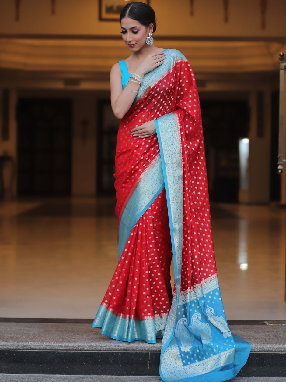 Enigmatic Red Soft Silk Saree With Splendorous Blouse Piece