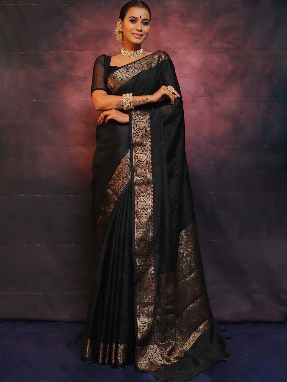 Confounding Black Soft Silk Saree With Redolent Blouse Piece