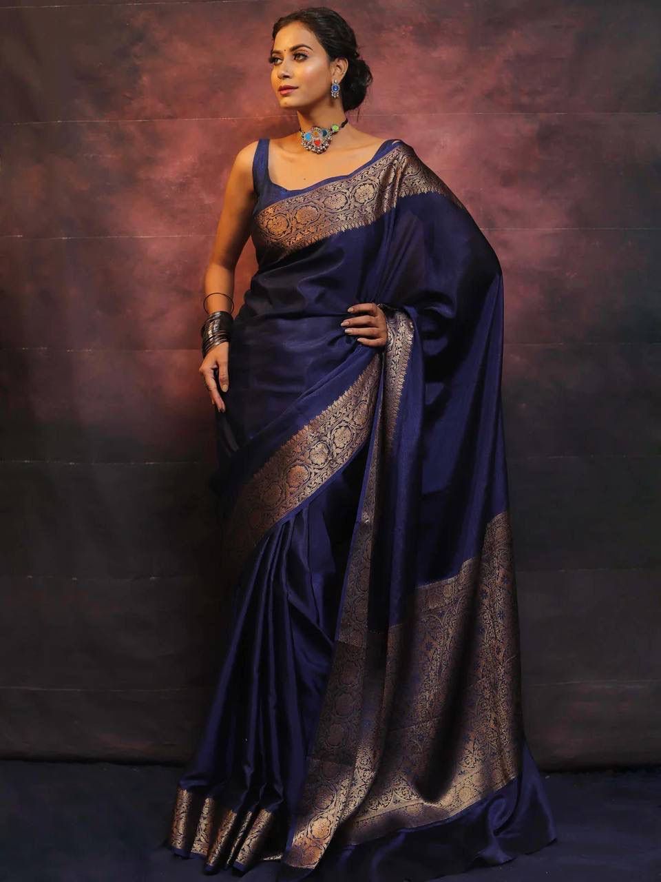 Imbrication Navy Blue Soft Silk Saree With Delectable Blouse Piece