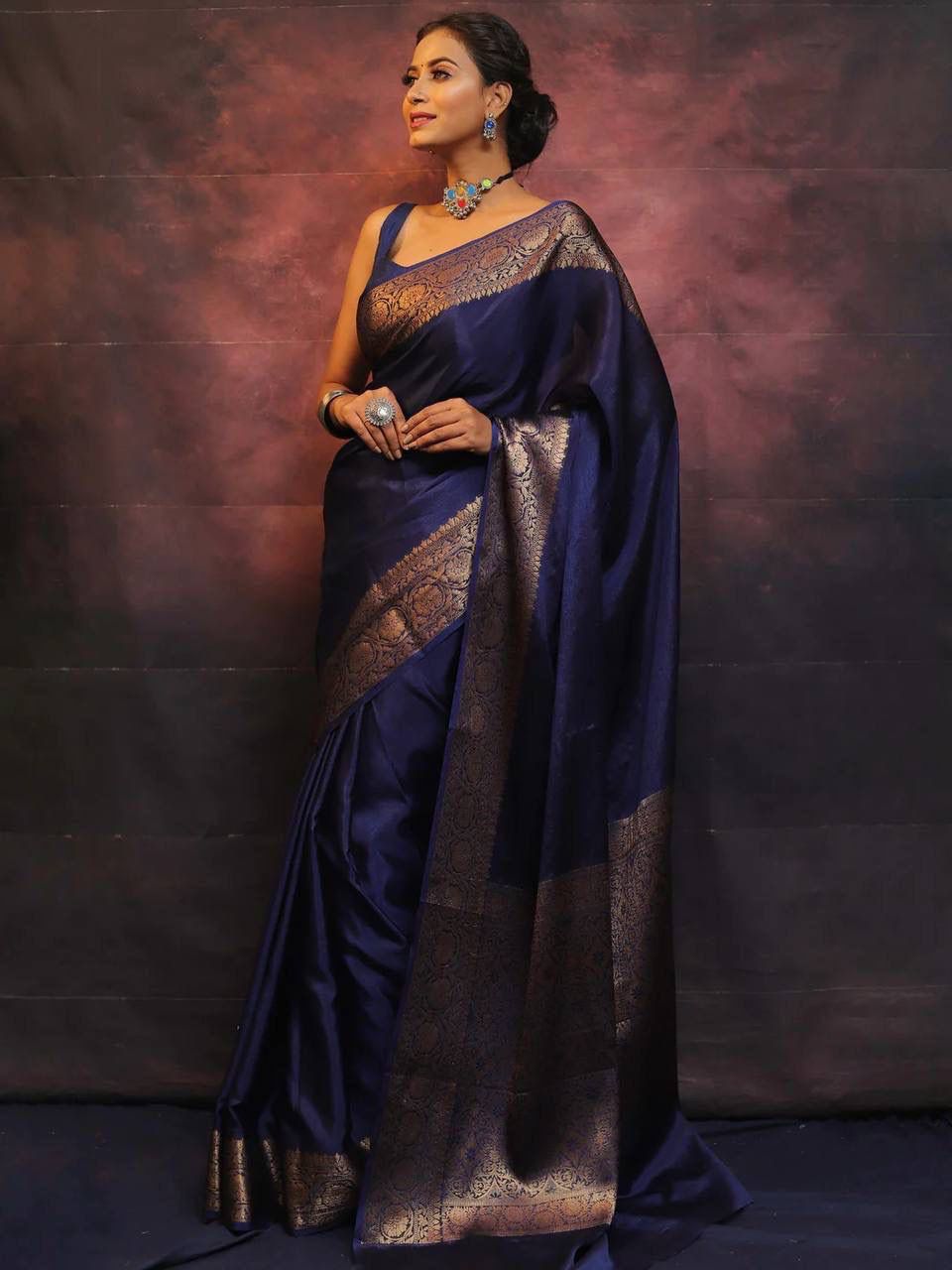 Imbrication Navy Blue Soft Silk Saree With Delectable Blouse Piece