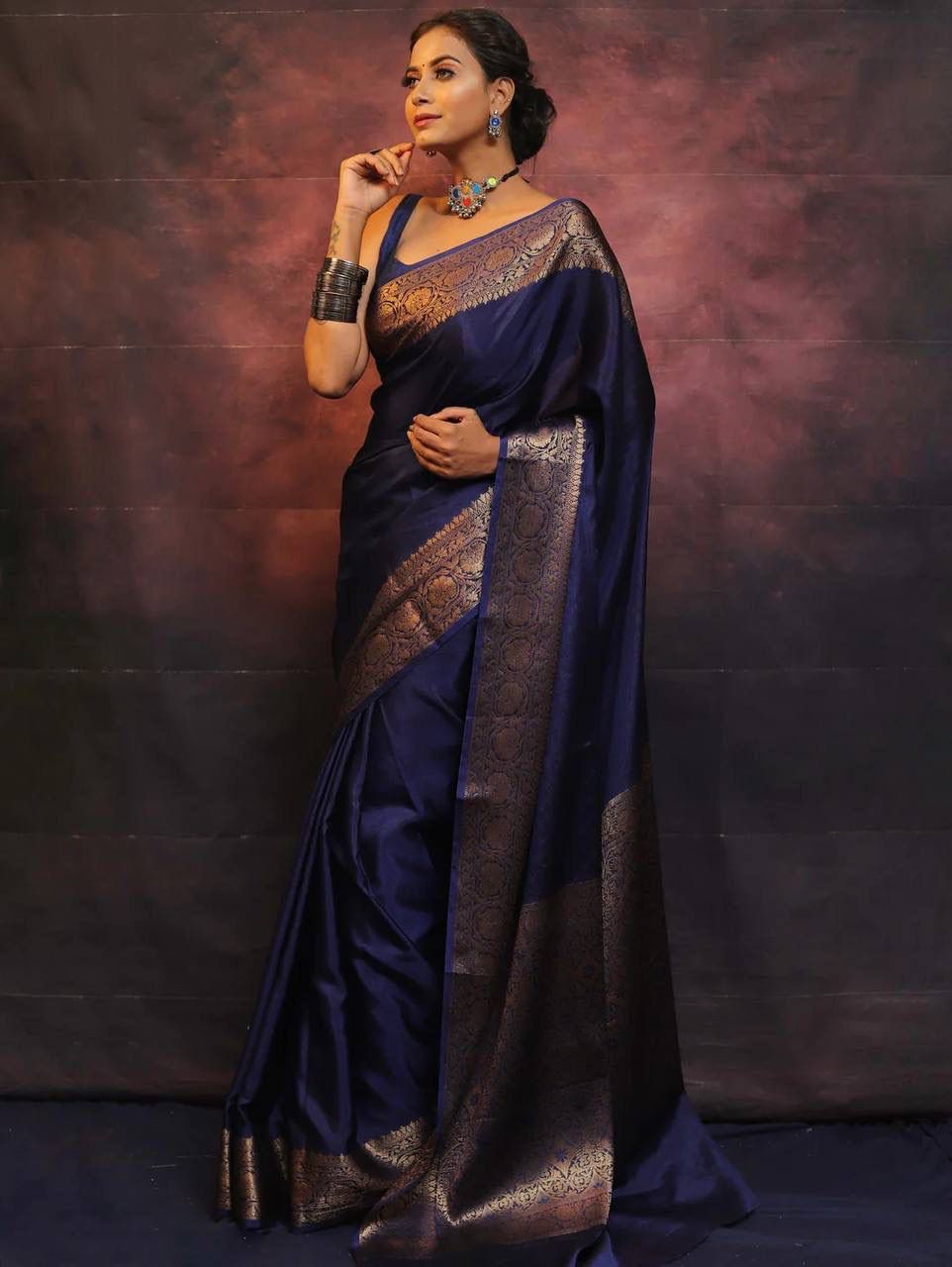 Imbrication Navy Blue Soft Silk Saree With Delectable Blouse Piece