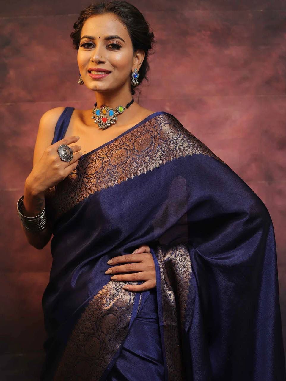 Imbrication Navy Blue Soft Silk Saree With Delectable Blouse Piece